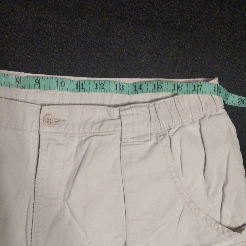 Men's White Cargo Shorts - Picture 7 of 8